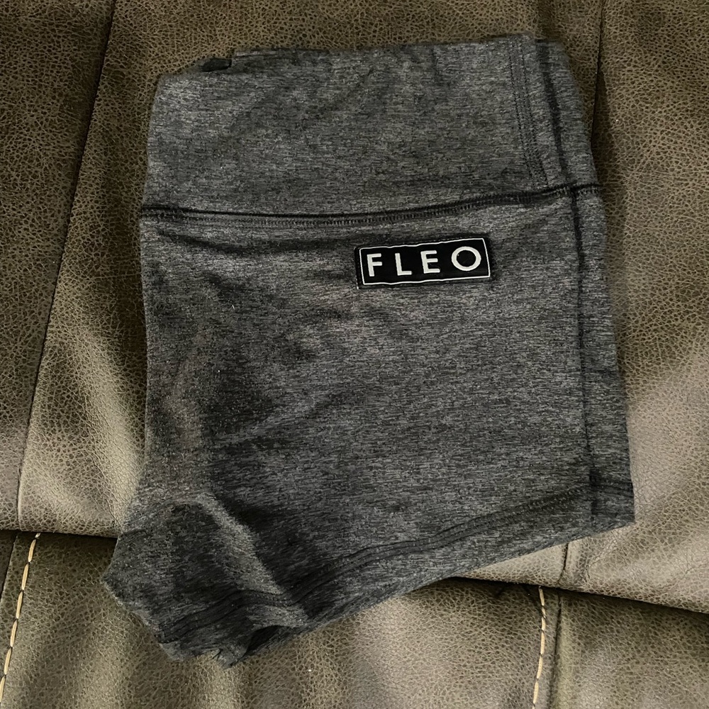Fleo Original Shorts Sz Sm